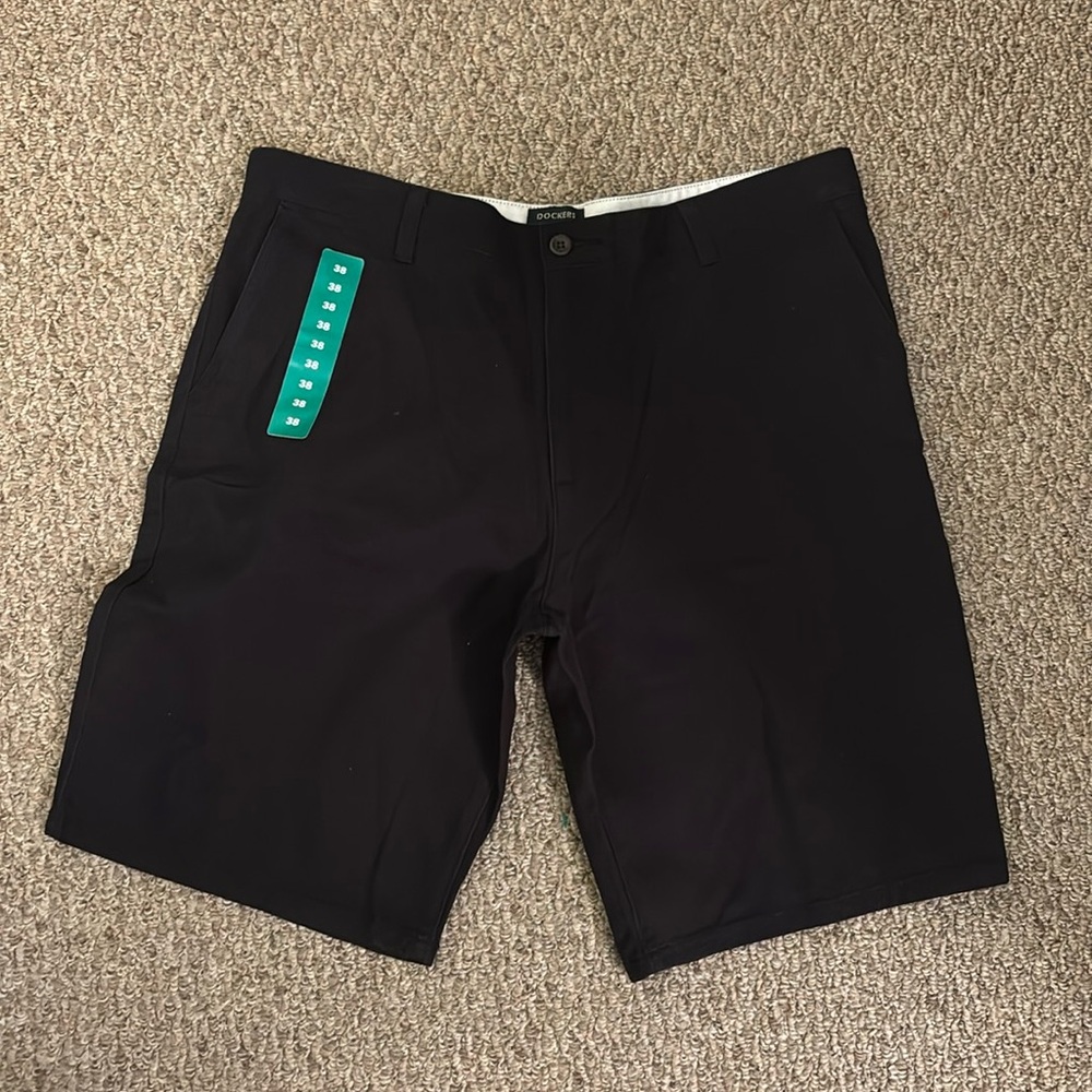NWT Dockers Black Shorts Size 38